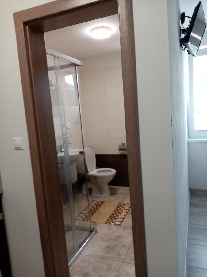 Ivachnova 84 Hotel Екстериор снимка