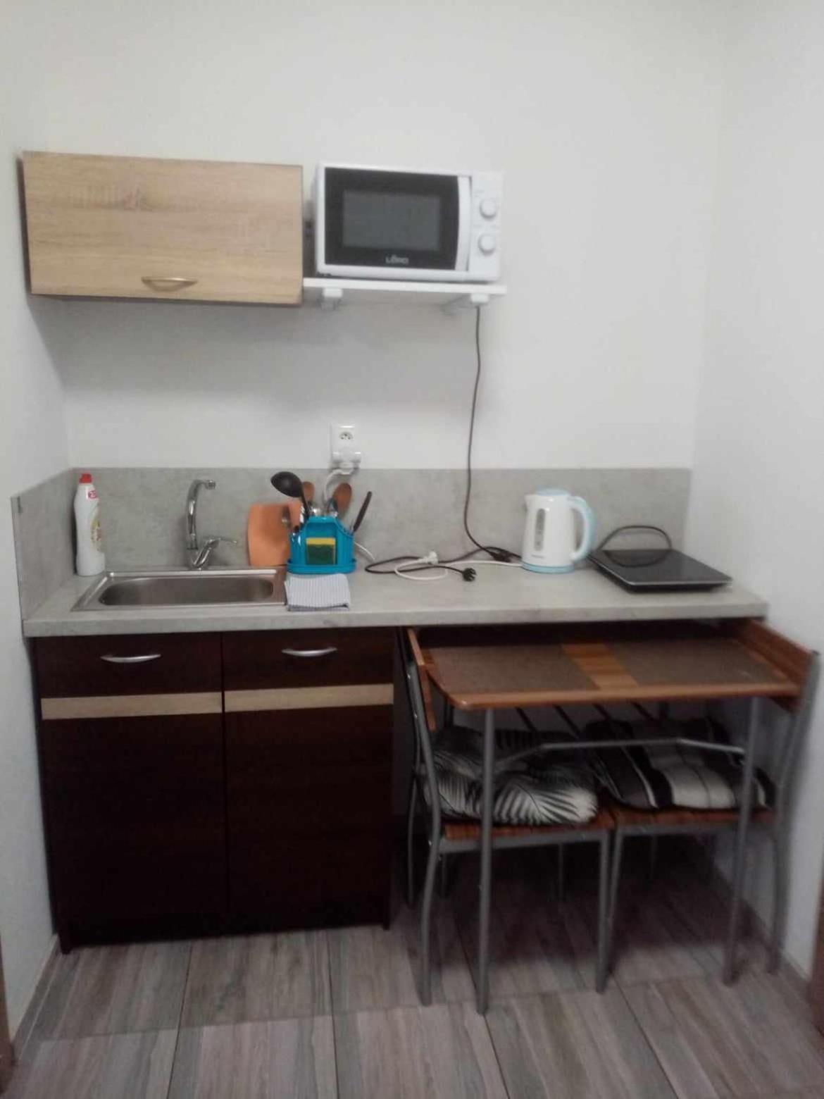 Ivachnova 84 Hotel Екстериор снимка