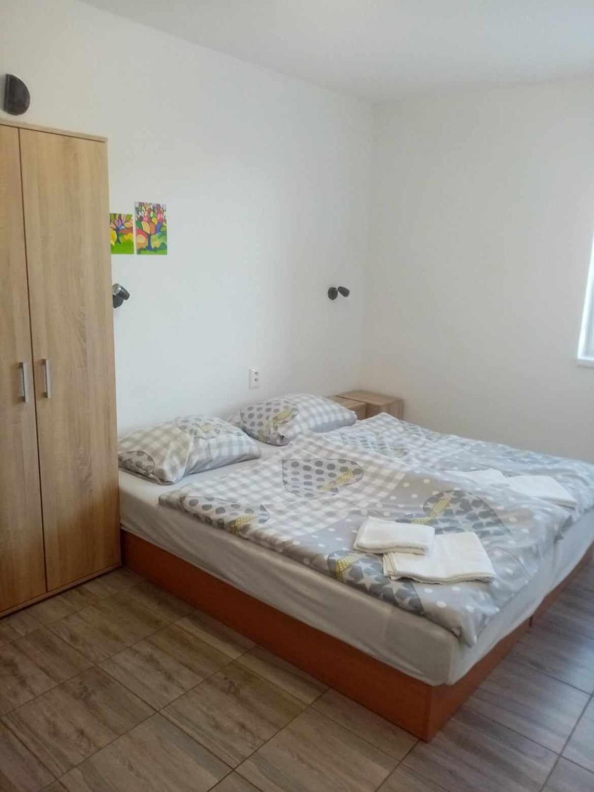 Ivachnova 84 Hotel Екстериор снимка