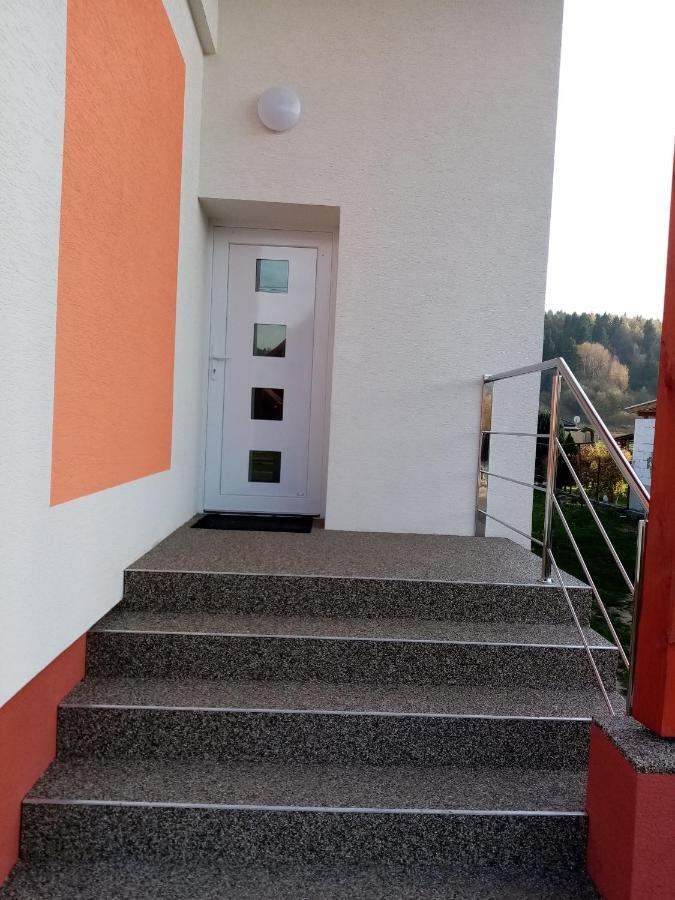 Ivachnova 84 Hotel Екстериор снимка